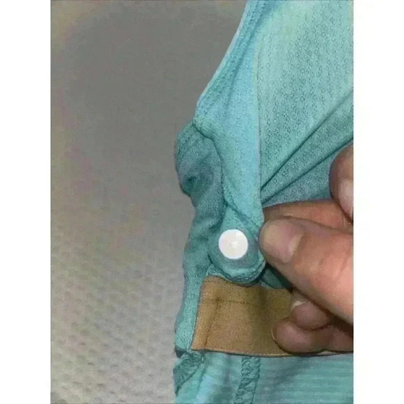 Lululemon Tank Light Blue Teal Top Size 6 Yoga Shirt Built In Bra - Picture 7 of 7